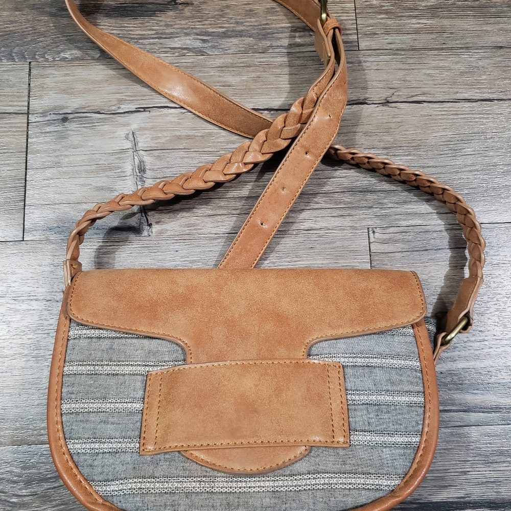 Nila Anthony Crossbody purse